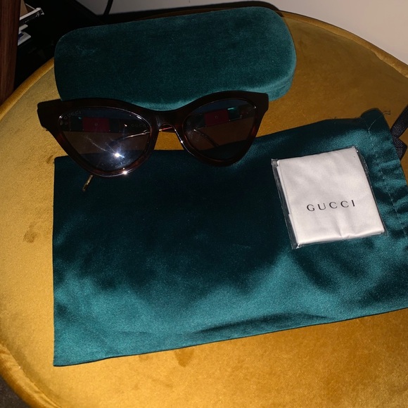 Gucci Women’s Cat Eye Sunglasses - Picture 3 of 13